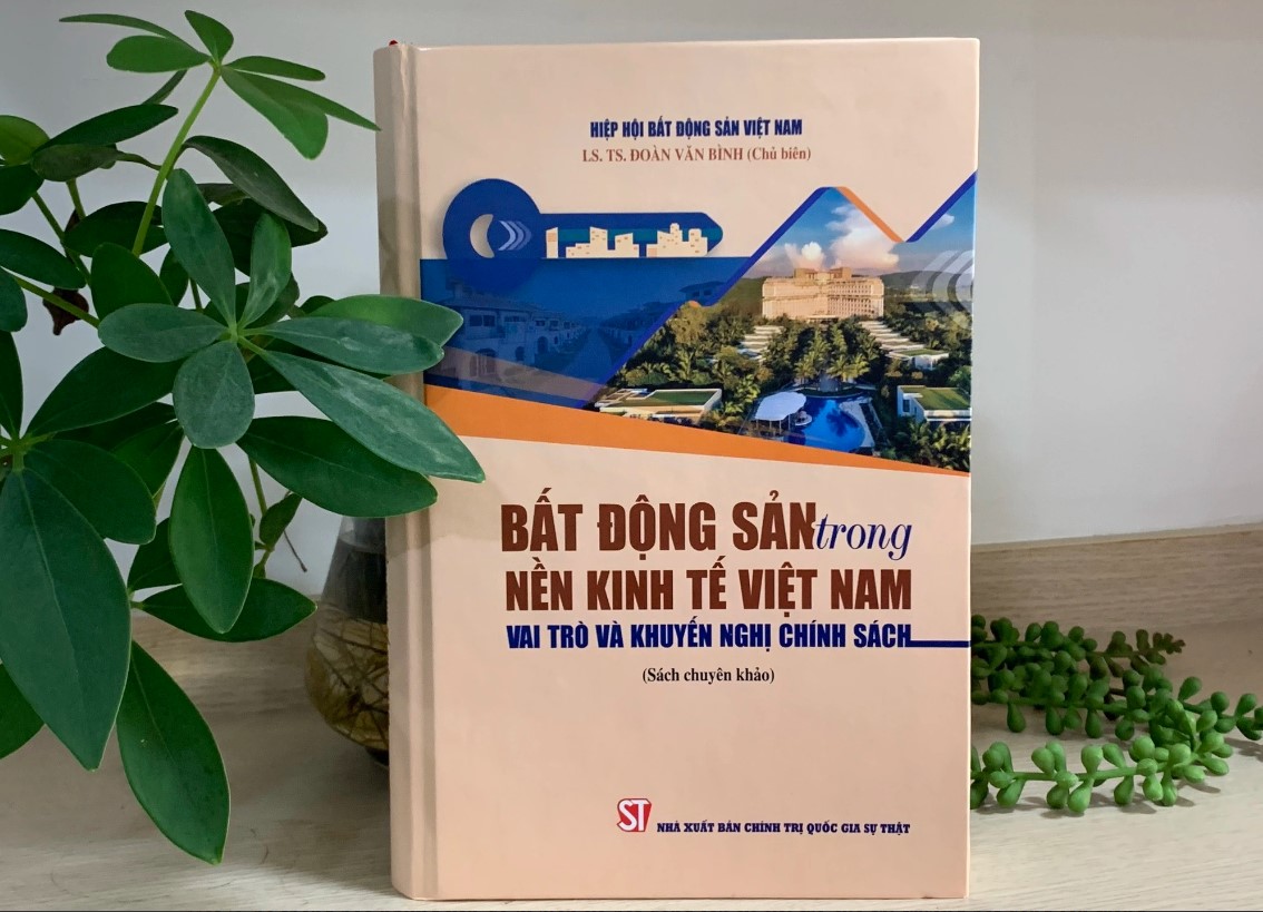 TS.LS Đoàn Văn Bình ra mắt cuốn sách 'Bất động sản trong nền kinh tế Việt Nam - Vai trò và khuyến nghị chính sách' - Tập đoàn CEO